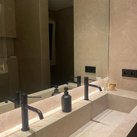 Serenity - Contemporary 2 Bedroom Apartment