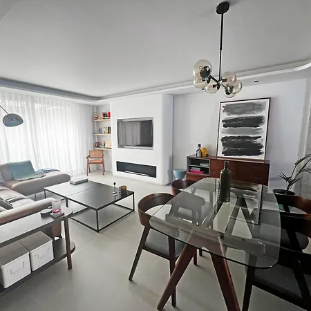 Apartment Serenity - Contemporary 2 Bedroom *