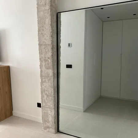 Apartment Serenity - Contemporary 2 Bedroom
