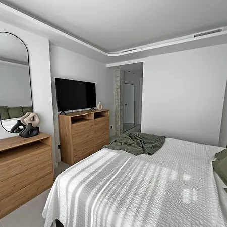 Serenity - Contemporary 2 Bedroom Marbella