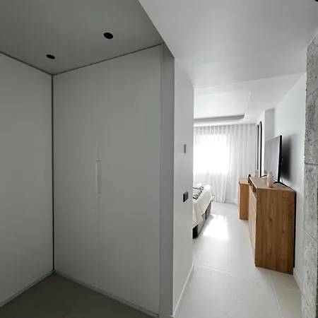 Serenity - Contemporary 2 Bedroom Apartment Marbella