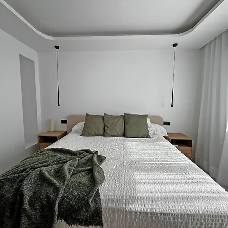 Serenity - Contemporary 2 Bedroom Apartment Marbella